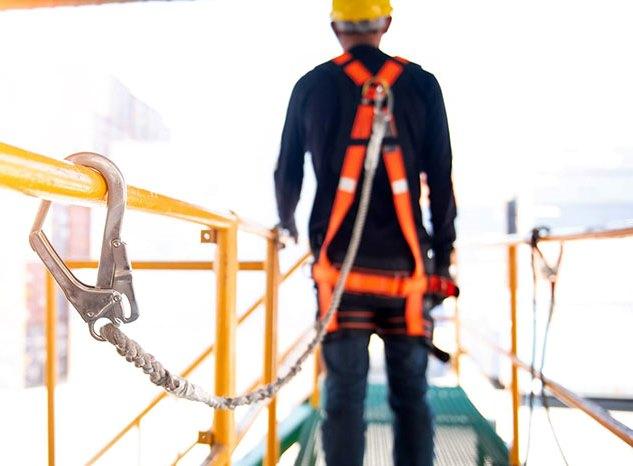 Segurança do Trabalho: Uma História Brilhante Transformada em Descaso 