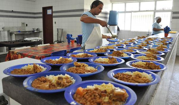 Merendeira escolar municipal receberá adicional de insalubridade por exposição a alta temperatura 