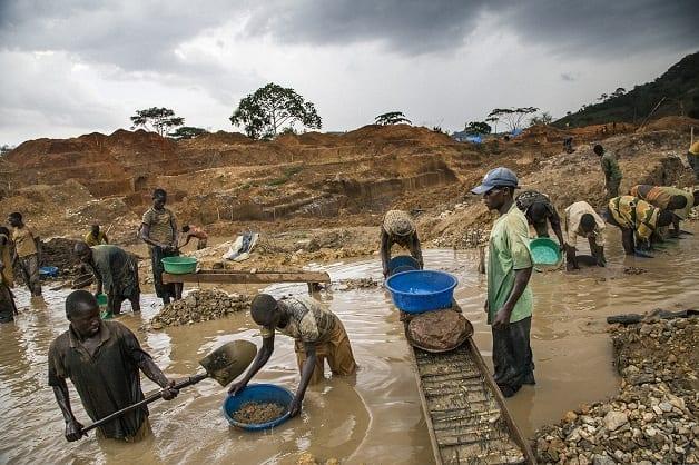 Riscos Potenciais na Extração Manual ou Mecanizada de Minérios 